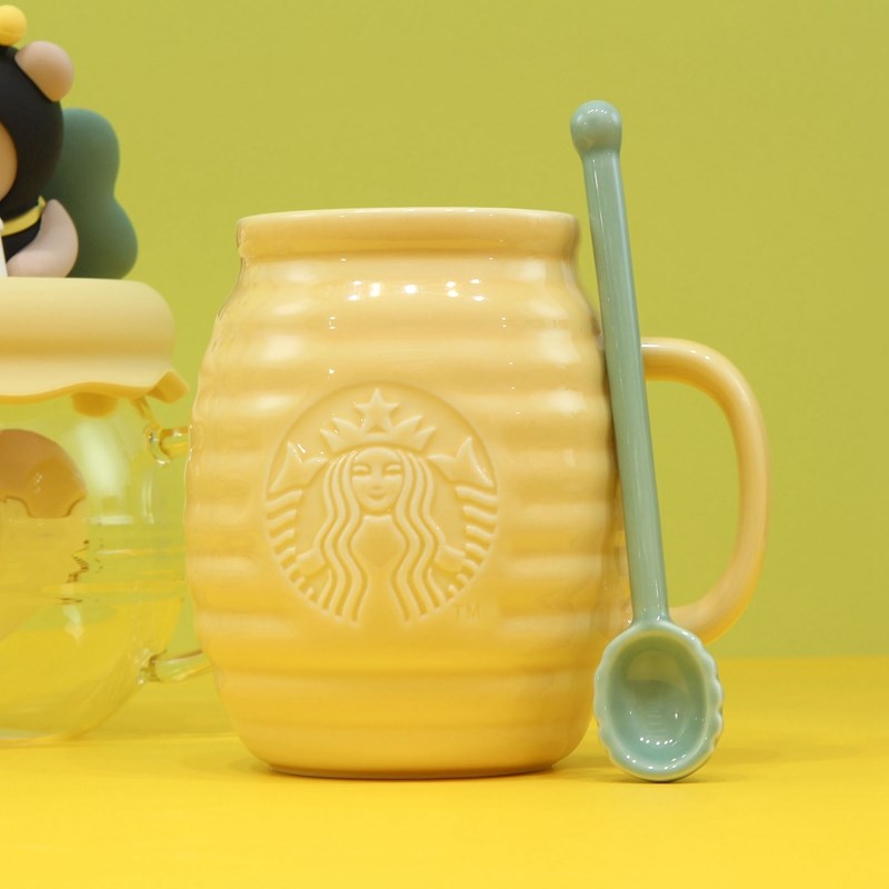 Taiwan Starbucks Valentine's Day 2021 Sweet bee Honeypot mug yellow honeybee coffee cup With Stirring spoon 355ml
Taiwan Starbucks Valentine's Day 2021 Sweet bee Honeypot mug yellow honeybee coffee cup With Stirring spoon 355ml