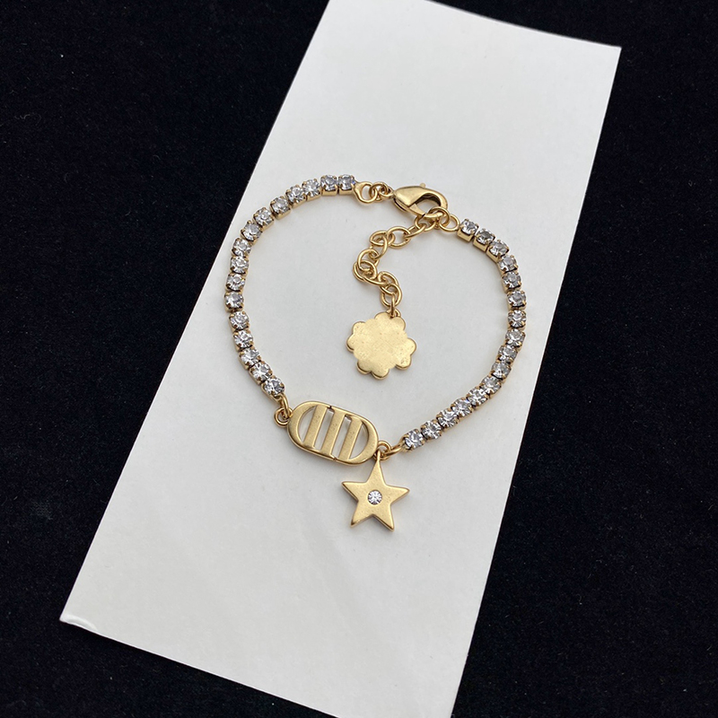 Luxurys Jewelry Star Designers Bracelet Women Titanium Steel Braceletes Fashion friend Girlfriend Gift Temperament high quality good nice
Luxurys Jewelry Star Designers Bracelet Women Titanium Steel Braceletes Fashion friend Girlfriend Gift Temperament high quality good nice