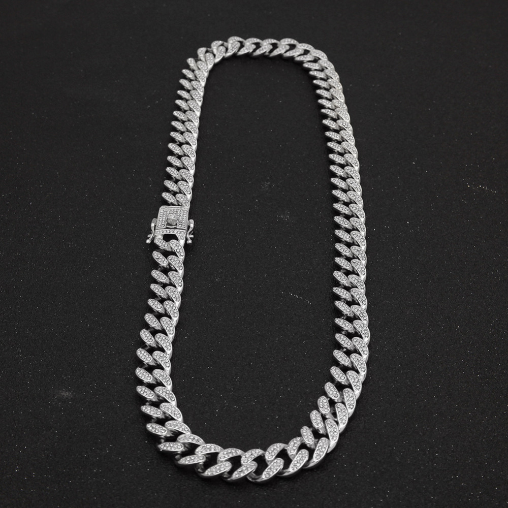 13mm Hip hop Jewelry Choker Gold Silver Color Necklaces Rapper Link Iced Out Cuban Necklace Chain Rhinestone CZ Clasp for Mens X0509
13mm Hip hop Jewelry Choker Gold Silver Color Necklaces Rapper Link Iced Out Cuban Necklace Chain Rhinestone CZ Clasp for Mens X0509