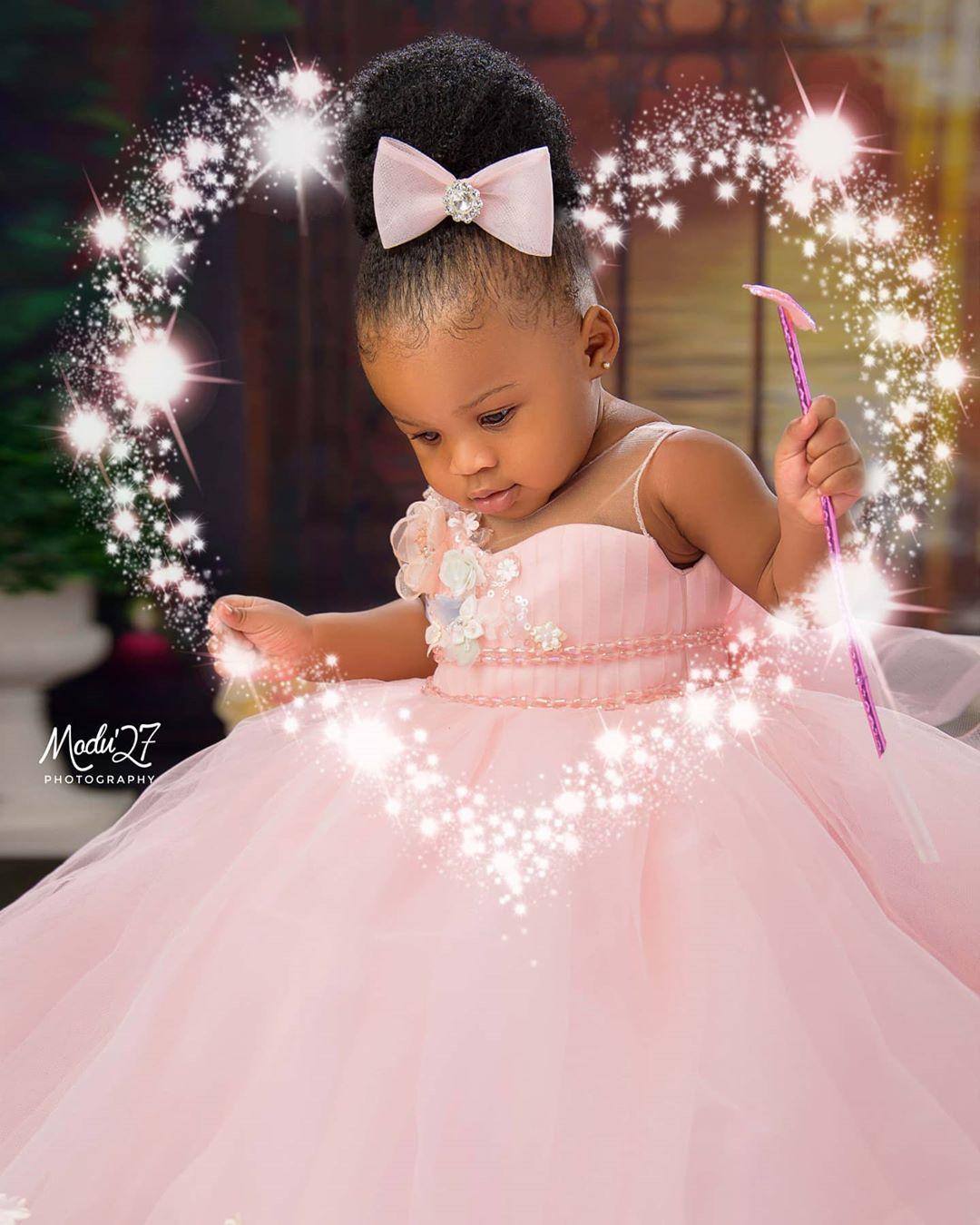 2024 Cute Pink Flower Girl Dresses For Weddings Sheer Neck Crystal Beads Ball Gown Tulle Girls Pageant Dress Kids Communion Gowns With Bow Flowers 051