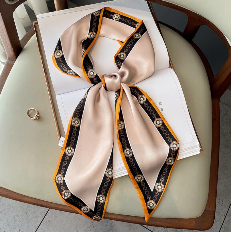 2022 Women Silk Scarf Elegant Floral Printed Small Square Neck Kerchief Bandana Female Echarpe Luxury Hairbands 22118
2022 Women Silk Scarf Elegant Floral Printed Small Square Neck Kerchief Bandana Female Echarpe Luxury Hairbands 22118