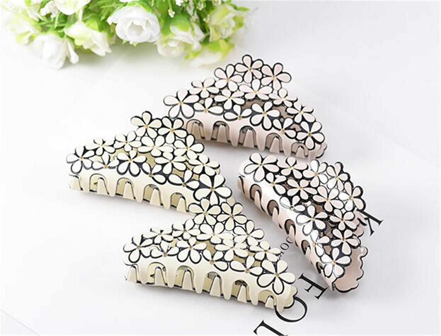 146 hot sell 2020 women's New simple bow-studded hairpin high quality Multicolor hairpin, Black;brown
146 hot sell 2020 women's New simple bow-studded hairpin high quality Multicolor hairpin, Black;brown
