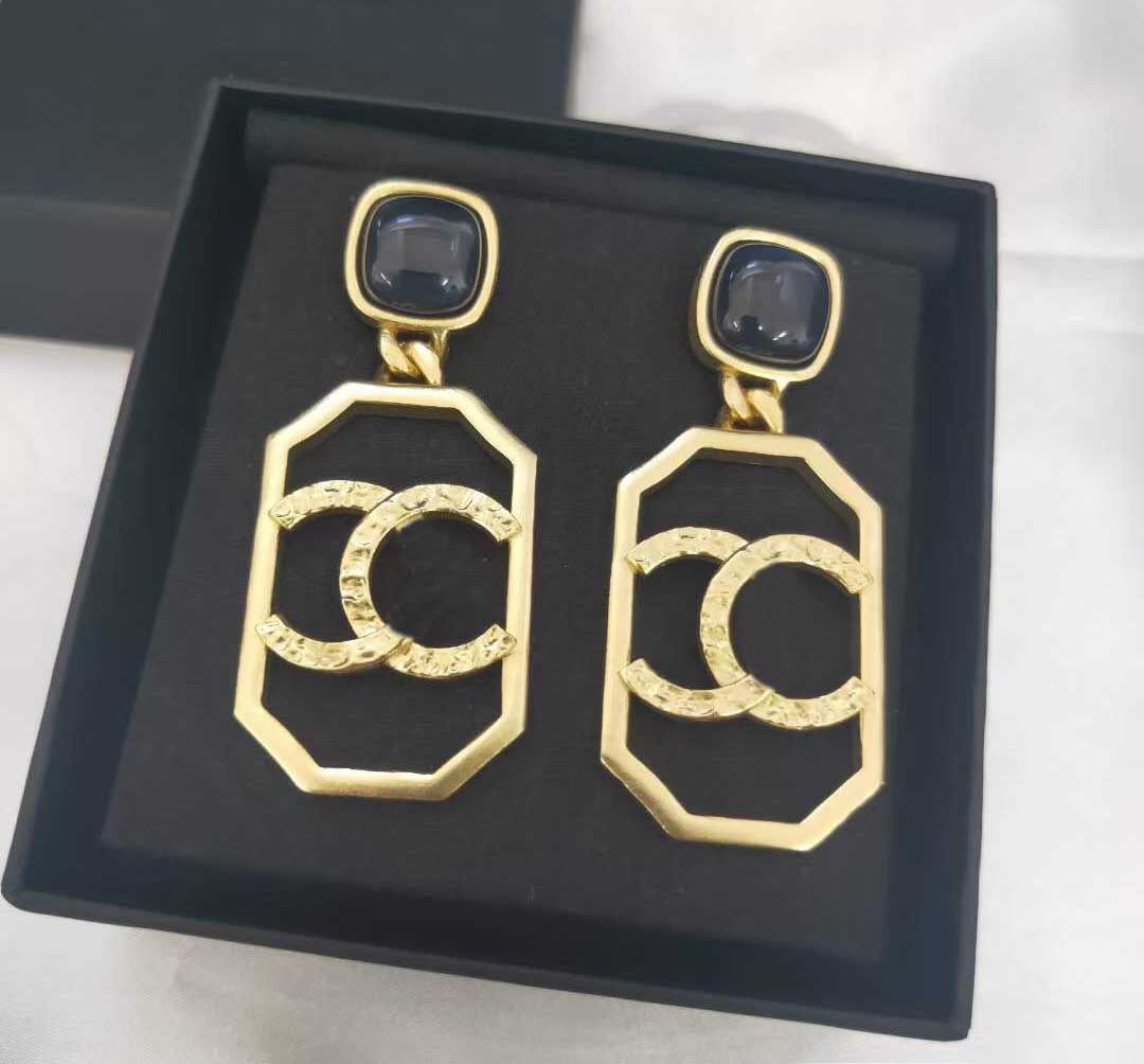 2021 Hot sale Luxurious quality drop earring with black and white shell for women wedding jewelry gift free shipping PS3837, Golden
2021 Hot sale Luxurious quality drop earring with black and white shell for women wedding jewelry gift free shipping PS3837, Golden