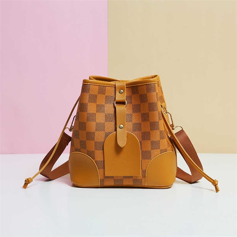Medium Size Retro Plaid Checked Tote Bucket Hand Bag Women Girls Crossbody Purses PU Leather Vintage Shoulder Bags Ladies Luxurys 2022 Pack T30V0DO, Pink
Medium Size Retro Plaid Checked Tote Bucket Hand Bag Women Girls Crossbody Purses PU Leather Vintage Shoulder Bags Ladies Luxurys 2022 Pack T30V0DO, Pink