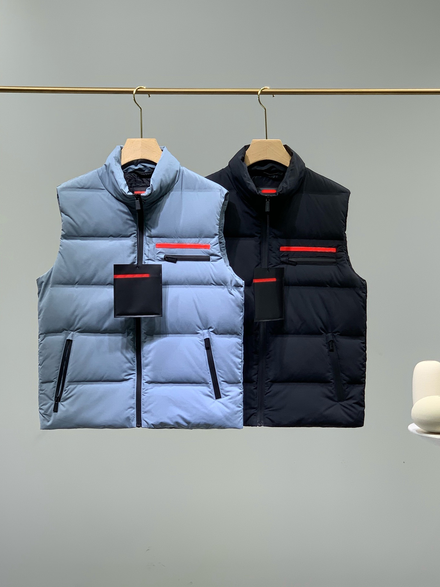 2021 classic hip hop mens vest warm comfortable high collar high quality silk nylon white duck down padded winter outdoor sports down jacket, Blue 
2021 classic hip hop mens vest warm comfortable high collar high quality silk nylon white duck down padded winter outdoor sports down jacket, Blue