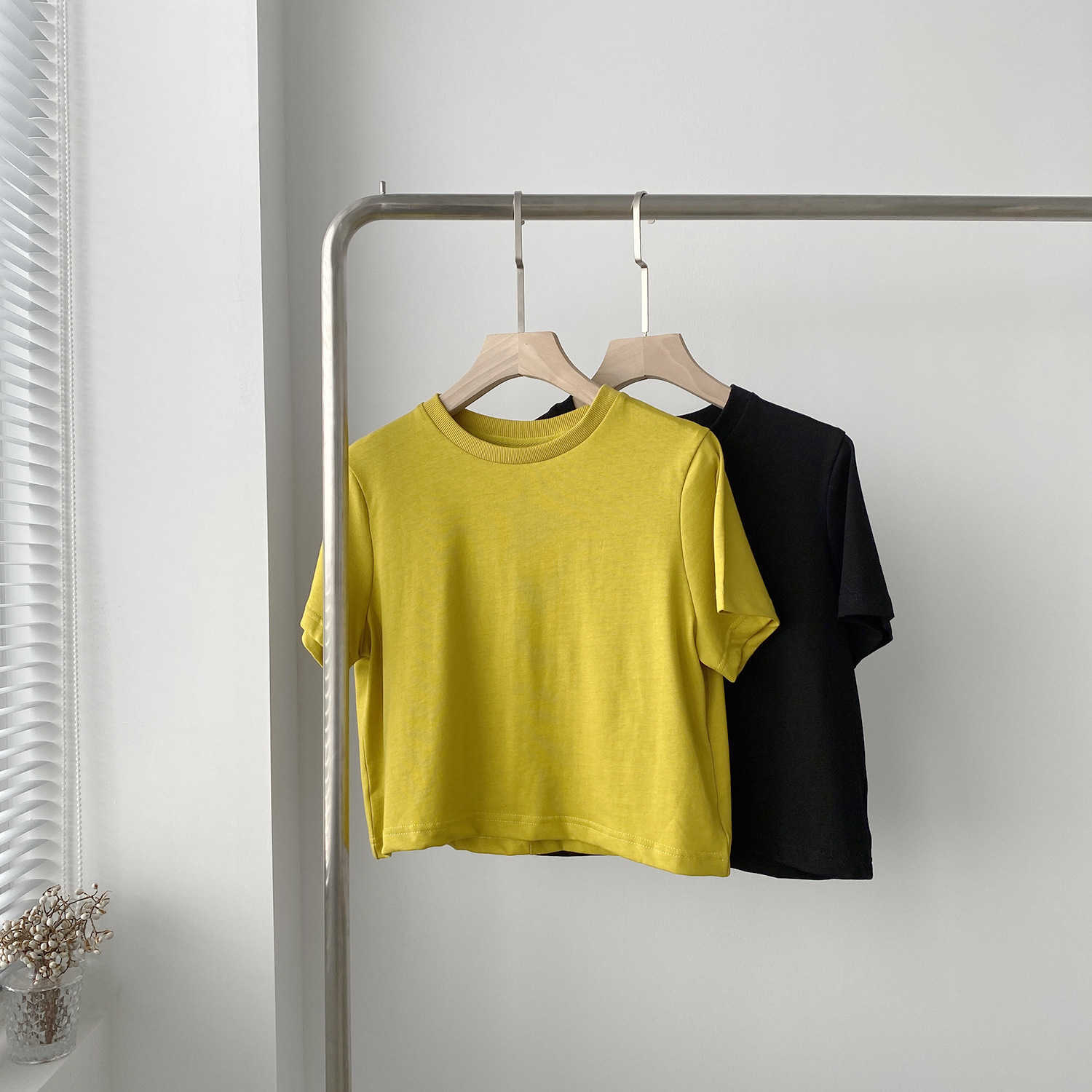 Summer Round-necked Short-sleeved Back Hollow T-shirt Women Korean Loose Short Tee Tops Female 3726 210607, Black.
Summer Round-necked Short-sleeved Back Hollow T-shirt Women Korean Loose Short Tee Tops Female 3726 210607, Black.