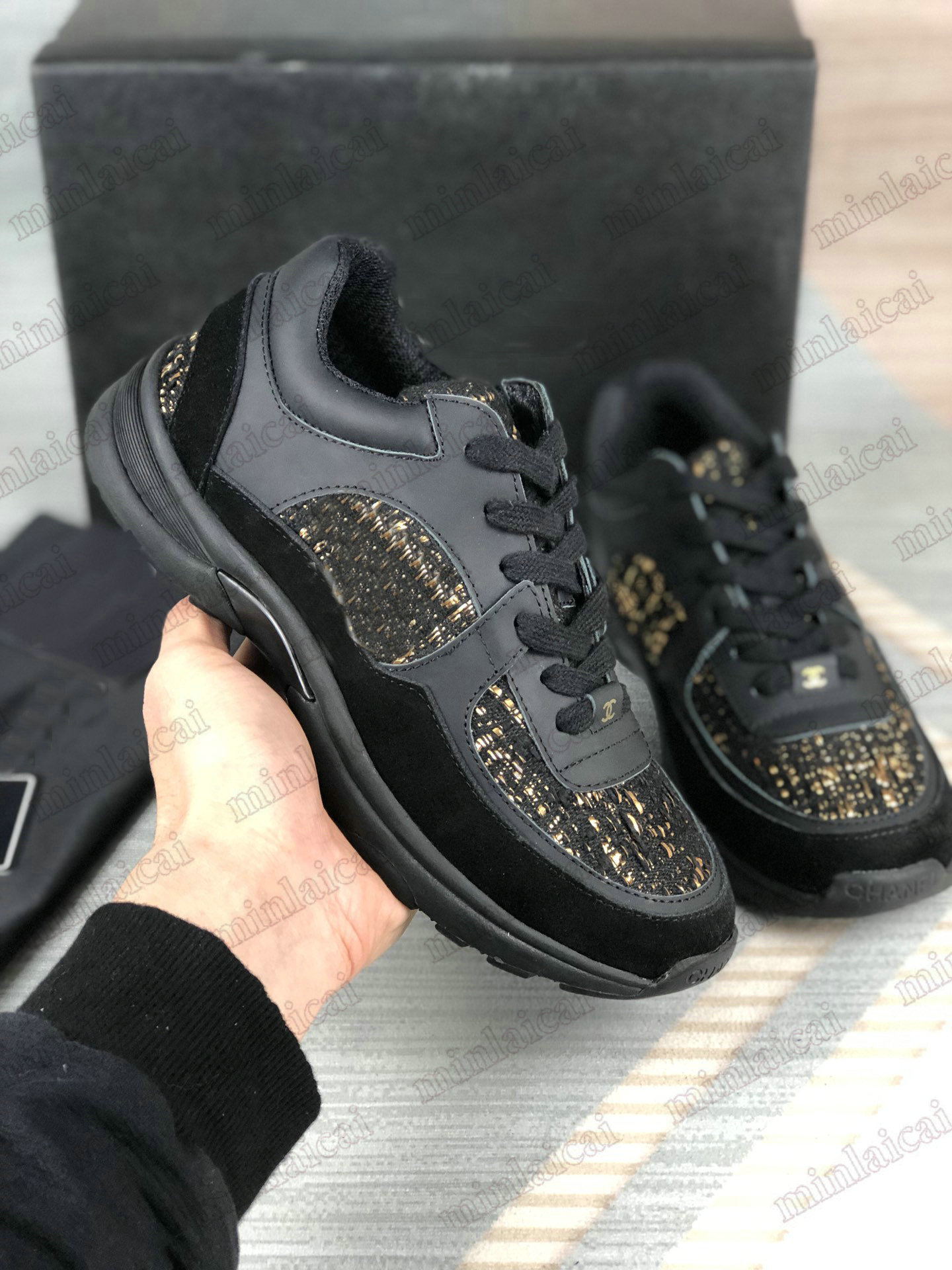 Suede Calfskin Leather Trainers Sneakers Tweed Patent Womens Shoes Luxurys Designers Multicolor Low Top Trainer Runner Casual shoe, Black
Suede Calfskin Leather Trainers Sneakers Tweed Patent Womens Shoes Luxurys Designers Multicolor Low Top Trainer Runner Casual shoe, Black