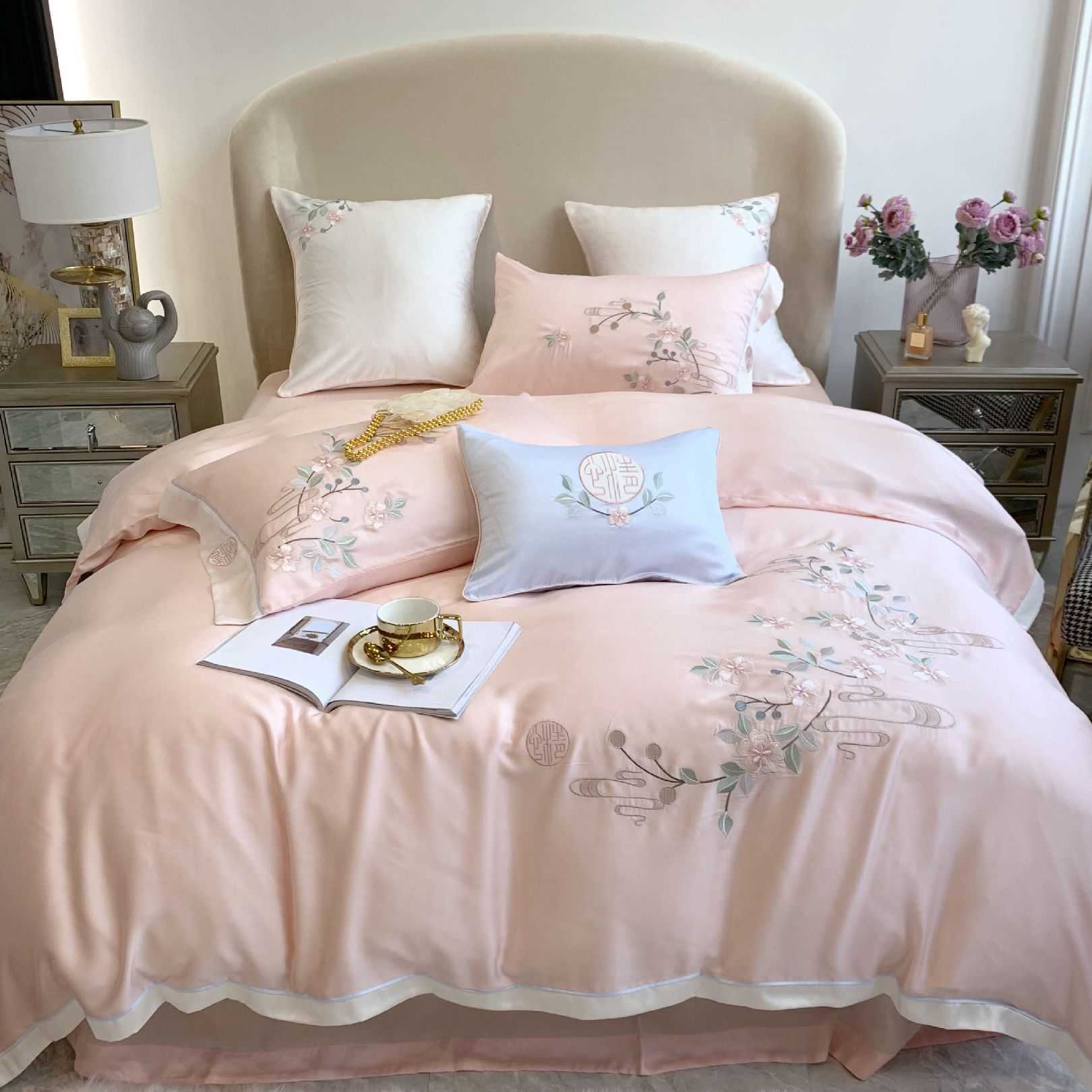 High grade light luxury 80s Austrian Lanjing Tiansi four piece set summer naked sleeping ice silk bed sheet quilt cover bedding, White
High grade light luxury 80s Austrian Lanjing Tiansi four piece set summer naked sleeping ice silk bed sheet quilt cover bedding, White