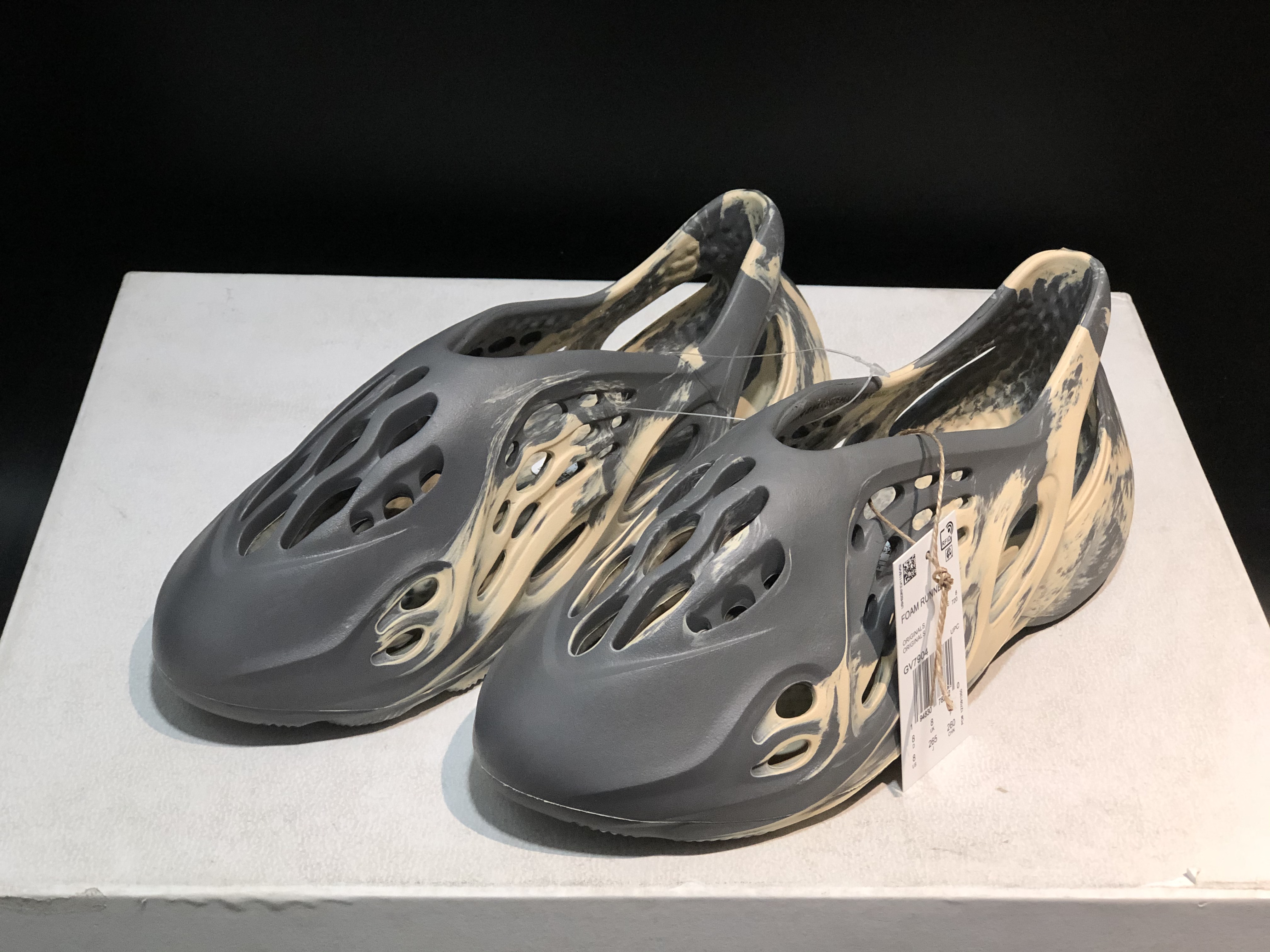 Kanye YEEZY yeezys yezzys Slides Slippers sandals mens women triple black white west slide sock bone resin desert sand Foam Slipper Runner e
Kanye YEEZY yeezys yezzys Slides Slippers sandals mens women triple black white west slide sock bone resin desert sand Foam Slipper Runner e