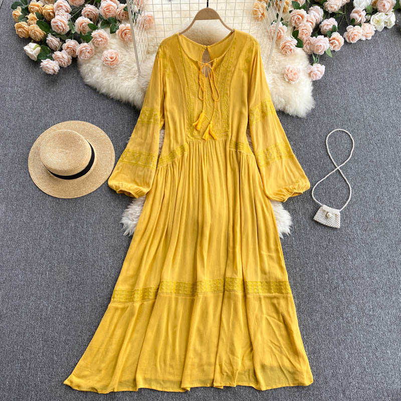 Vintage Embroidered Long Dress Women Red/Yellow/White Vestidos Female Puff Sleeve Loose Robe Ladies Vacation Beach 2021 New Y0603
Vintage Embroidered Long Dress Women Red/Yellow/White Vestidos Female Puff Sleeve Loose Robe Ladies Vacation Beach 2021 New Y0603