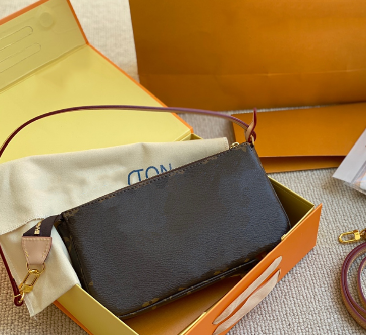 Luxurys Designers Bags Trunk Bag Shoulder Bags Crossbody Bag Handbags Totes Handbag Women Genuine Leather Purses Wallet Backpack 21012902Q, Ggletter
Luxurys Designers Bags Trunk Bag Shoulder Bags Crossbody Bag Handbags Totes Handbag Women Genuine Leather Purses Wallet Backpack 21012902Q, Ggletter