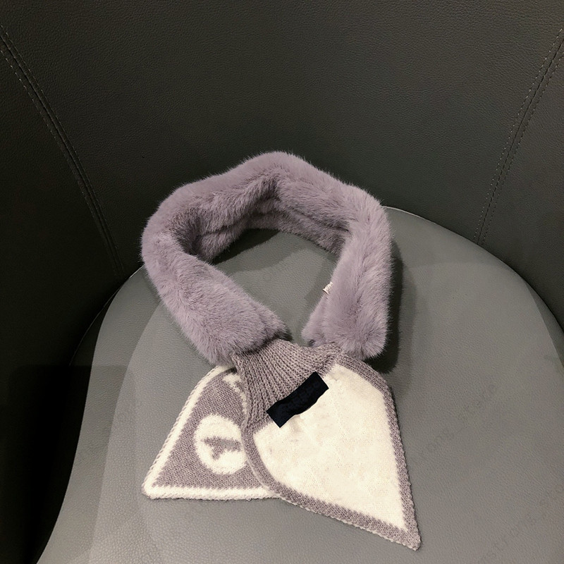 Whoesale Women Designer Scarf Cotton Velvet Shawl Four-leaf Clover Pattern Autumn Winter Fashion Mens Scarves Smooth Keep Warm 21110504Q
Whoesale Women Designer Scarf Cotton Velvet Shawl Four-leaf Clover Pattern Autumn Winter Fashion Mens Scarves Smooth Keep Warm 21110504Q