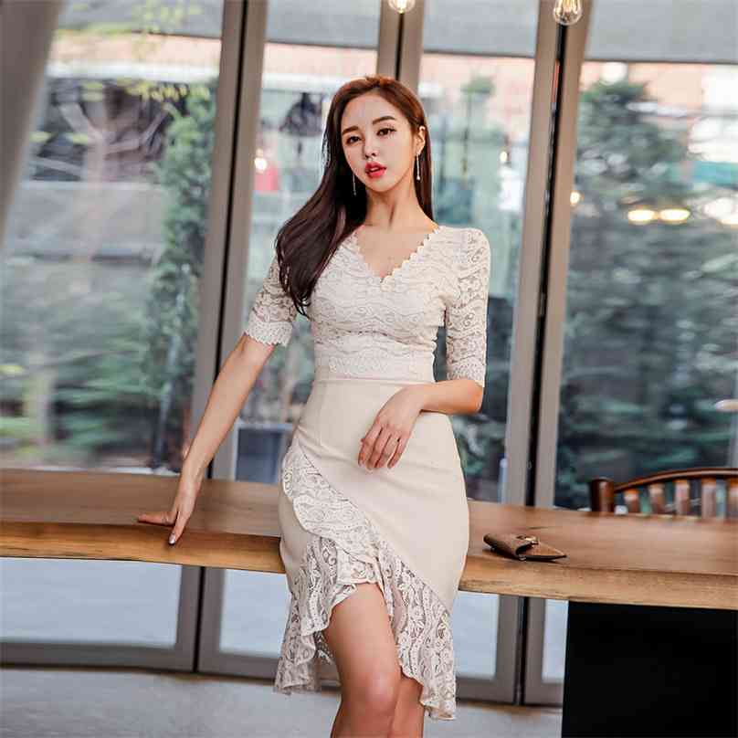 The han edition dress high spot in the lace stitching v-neck sleeve pockets hip 210602, The picture color
The han edition dress high spot in the lace stitching v-neck sleeve pockets hip 210602, The picture color