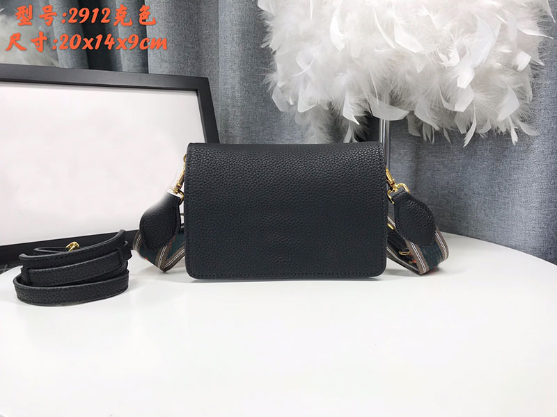 Brand designer black striped shoulder bag woman casual fashion messenger bag real leather handbag, Not sale
Brand designer black striped shoulder bag woman casual fashion messenger bag real leather handbag, Not sale