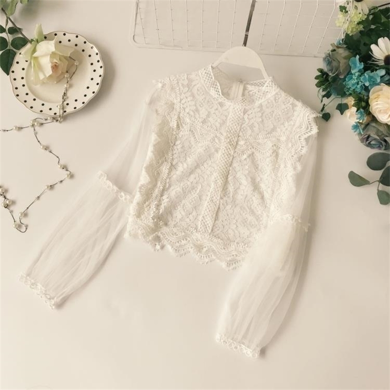 New Arrival Ladies Mesh Lace Hook Flower Lantern Sleeve Loose Retro Short Pullover Blouse Shirts Women Fashion Cute Voile Suits 210225