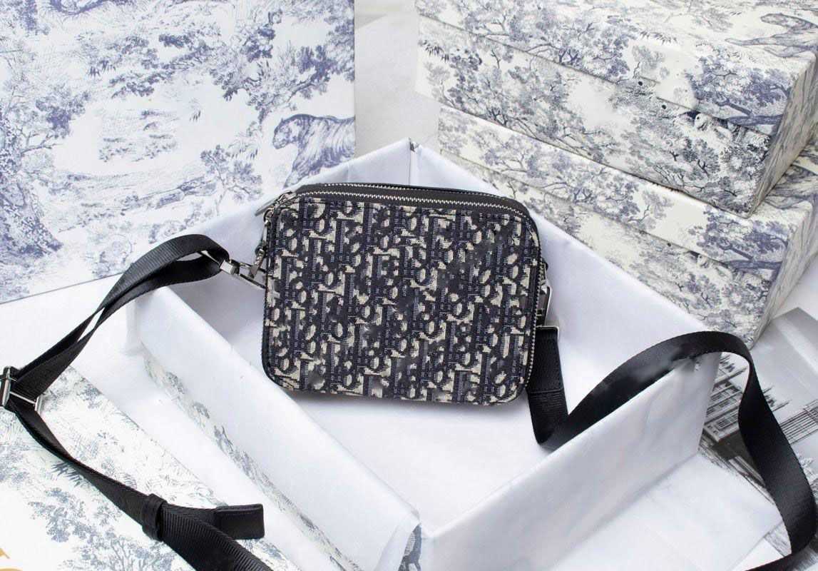 woman handbag fashion wallets 2021 leather saddle bag designer shoulder artsy diagonal, Black
woman handbag fashion wallets 2021 leather saddle bag designer shoulder artsy diagonal, Black