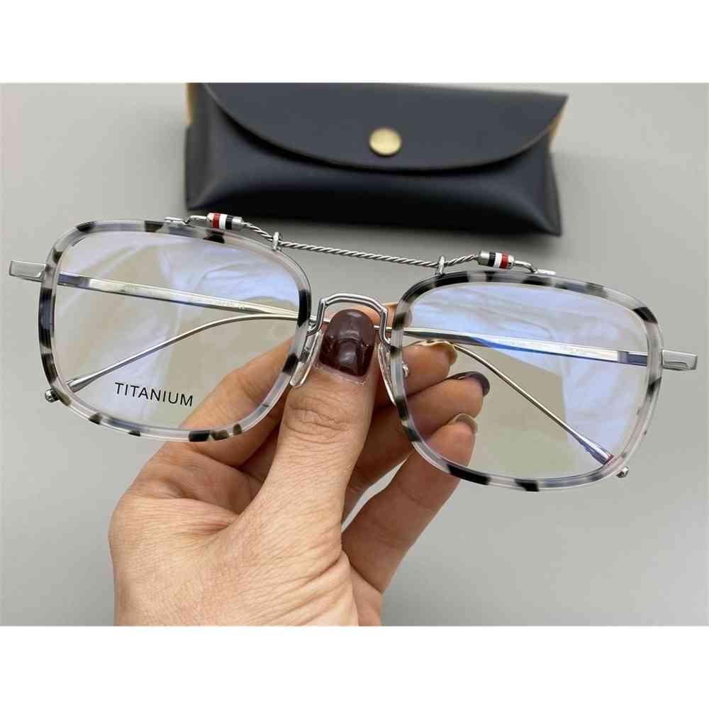 80% Off Store Online Star's same glasses frame ultra light pure titanium fashion double beam plate men's and women's myopia flat tb816
80% Off Store Online Star's same glasses frame ultra light pure titanium fashion double beam plate men's and women's myopia flat tb816
