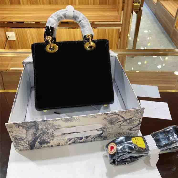 Lady bag shoulder Bags Luxurys Top designers Ladies high Quality 2021 Women handbag Fashion handbags mother cossbody wallet artwork totes pr
Lady bag shoulder Bags Luxurys Top designers Ladies high Quality 2021 Women handbag Fashion handbags mother cossbody wallet artwork totes pr