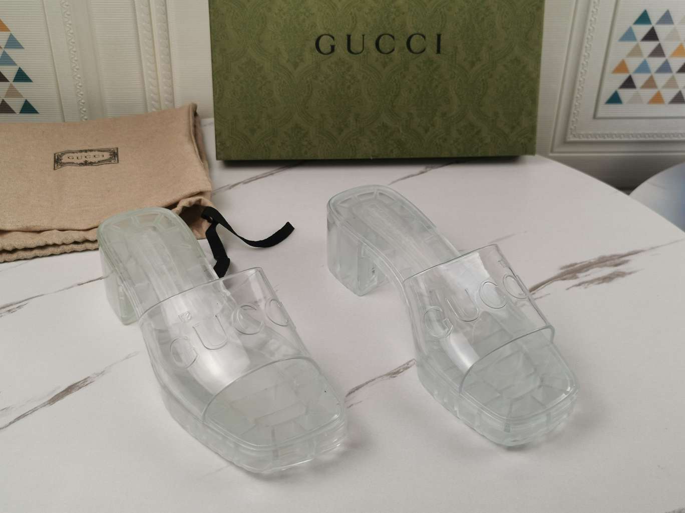 Women Slippers Thick Bottom Sandals Chunky Rubber Slides Platform Alphabet Lady Slipper Bright Leather Heel Sandal Fashion Beach Shoes Size 35-41 with Box cvbrgd, Color#3
Women Slippers Thick Bottom Sandals Chunky Rubber Slides Platform Alphabet Lady Slipper Bright Leather Heel Sandal Fashion Beach Shoes Size 35-41 with Box cvbrgd, Color#3