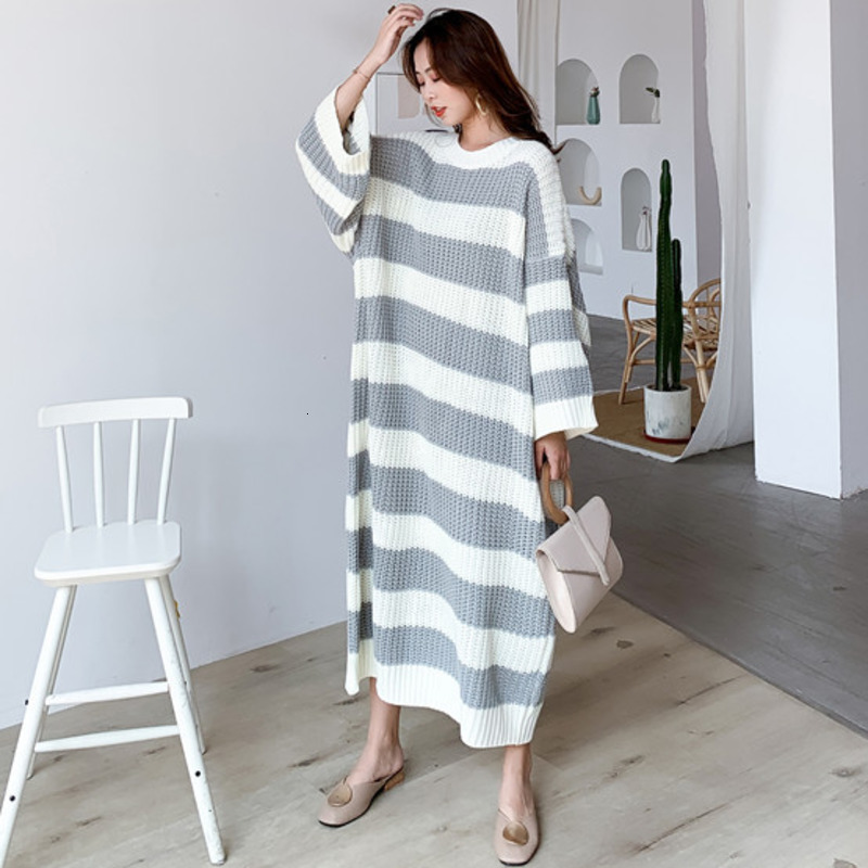 LANMREM Stripe Crew Neck Pullover Sweater Women autumn winter New Loose Large Size Vintage Long Knit Dress Female PC442 210218