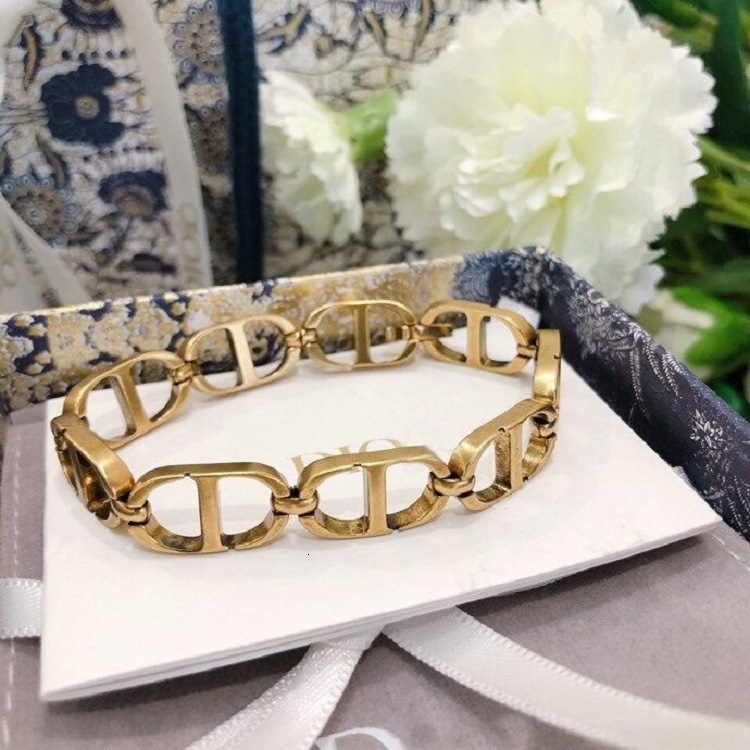 High Version Letter Charm Bracelets Fashion Special counter Genuine New Arrivals
High Version Letter Charm Bracelets Fashion Special counter Genuine New Arrivals