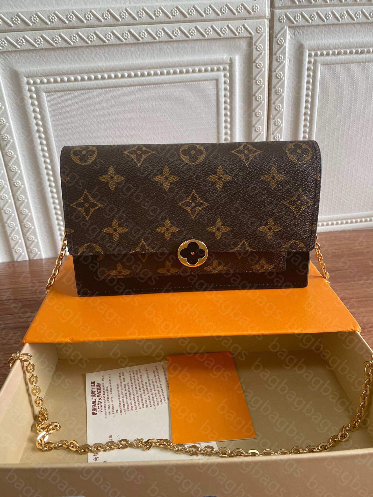 Fashion designer lady handbag bag original box wallet single shoulder messenger high quality, Red
Fashion designer lady handbag bag original box wallet single shoulder messenger high quality, Red