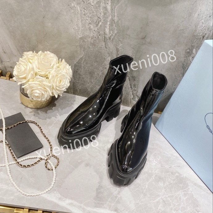 2022 Women Designer Leather and Nylon Ankle Boots Heel Fashion Martin Monolith Lady Brushed Rois Fabric Australia Platform Winter Sneakers zh211024, 01
2022 Women Designer Leather and Nylon Ankle Boots Heel Fashion Martin Monolith Lady Brushed Rois Fabric Australia Platform Winter Sneakers zh211024, 01