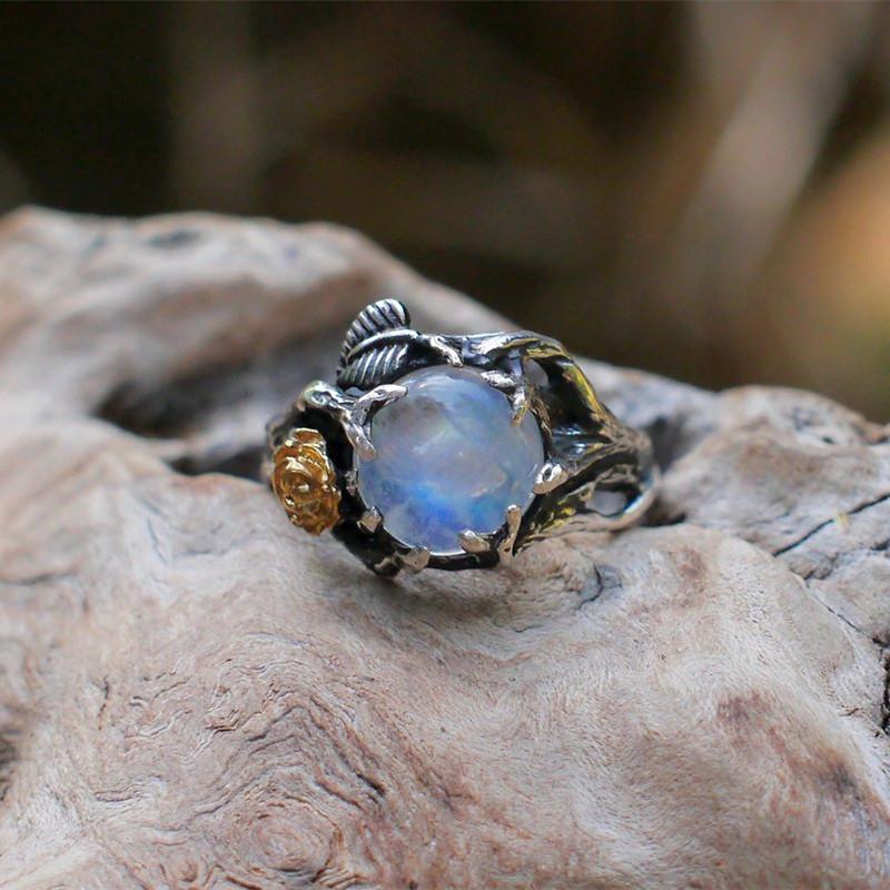 Cluster Rings Vintage Moon Stone Ring For Women Ancient Silver Color Leaf Shaped Jewelry Cocktail Party Birthday Gift Girl KAR201, Golden;silver
Cluster Rings Vintage Moon Stone Ring For Women Ancient Silver Color Leaf Shaped Jewelry Cocktail Party Birthday Gift Girl KAR201, Golden;silver