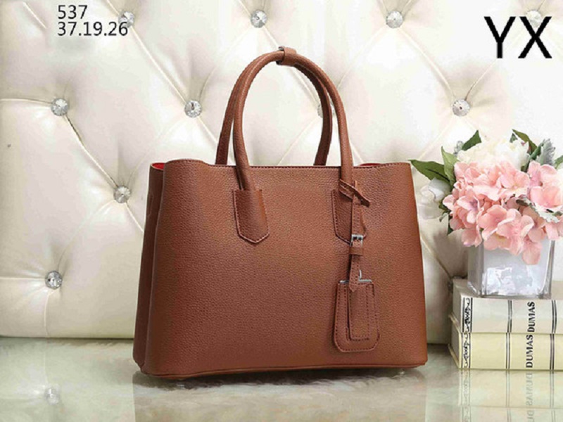 2021 tote selling classic style Lady High capacity casual handbags fashion purse women bag PU leather handbag ladies shoulder female free shipp, Red
2021 tote selling classic style Lady High capacity casual handbags fashion purse women bag PU leather handbag ladies shoulder female free shipp, Red