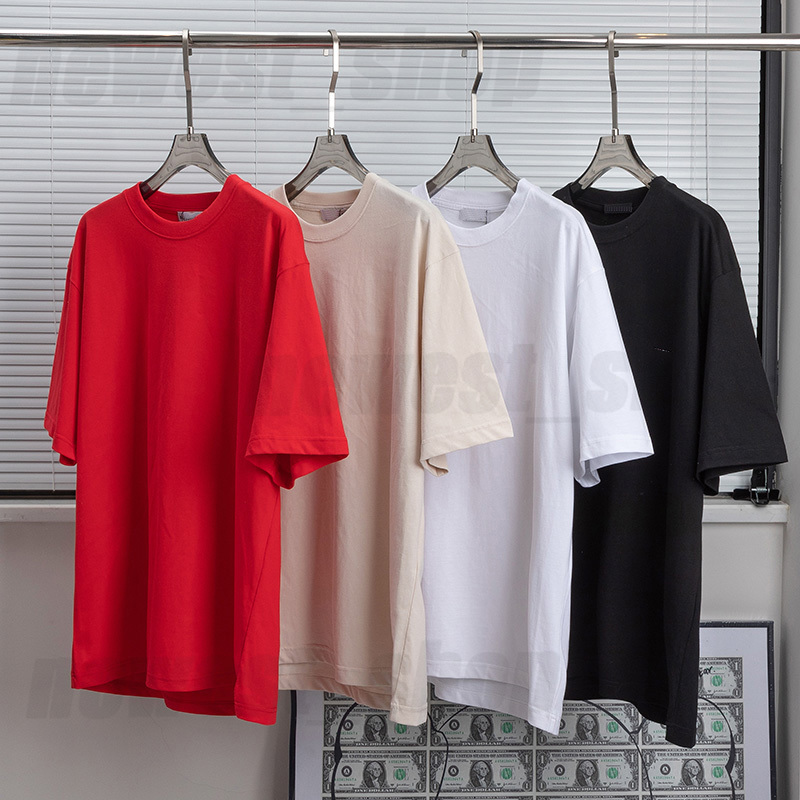 2022 Mens designer T-Shirts color tee luxury true size spring tshirt Classic paris style big letter print t shirt womens streetwear loose casual cotton tops
2022 Mens designer T-Shirts color tee luxury true size spring tshirt Classic paris style big letter print t shirt womens streetwear loose casual cotton tops