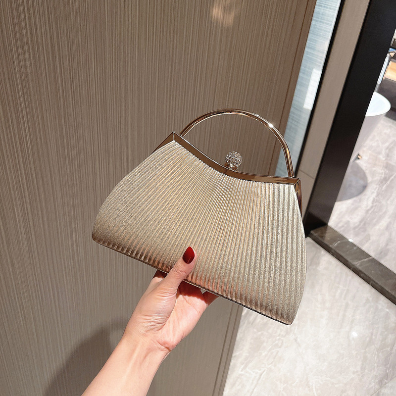 2021 new wrinkled women's bag Diamond Dress celebrity cheongsam Party Princess Handbag, Khaki
2021 new wrinkled women's bag Diamond Dress celebrity cheongsam Party Princess Handbag, Khaki