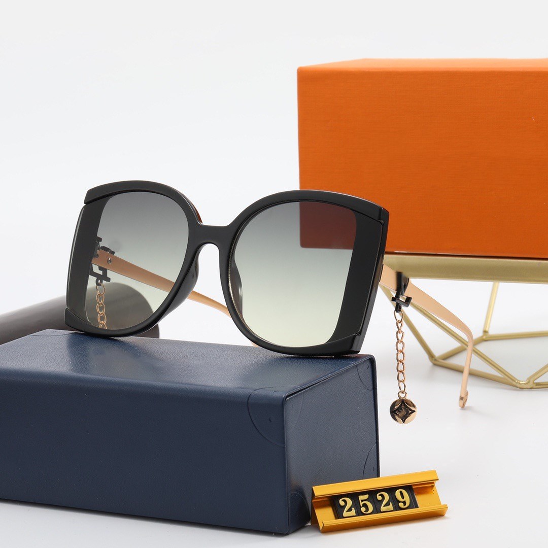 Fashion Oversized Women Sunglasses Luxury Brand Men V-Shape Sun Glasses Pilot Retro One-Piece Goggles Shades Eyewear UV400
Fashion Oversized Women Sunglasses Luxury Brand Men V-Shape Sun Glasses Pilot Retro One-Piece Goggles Shades Eyewear UV400