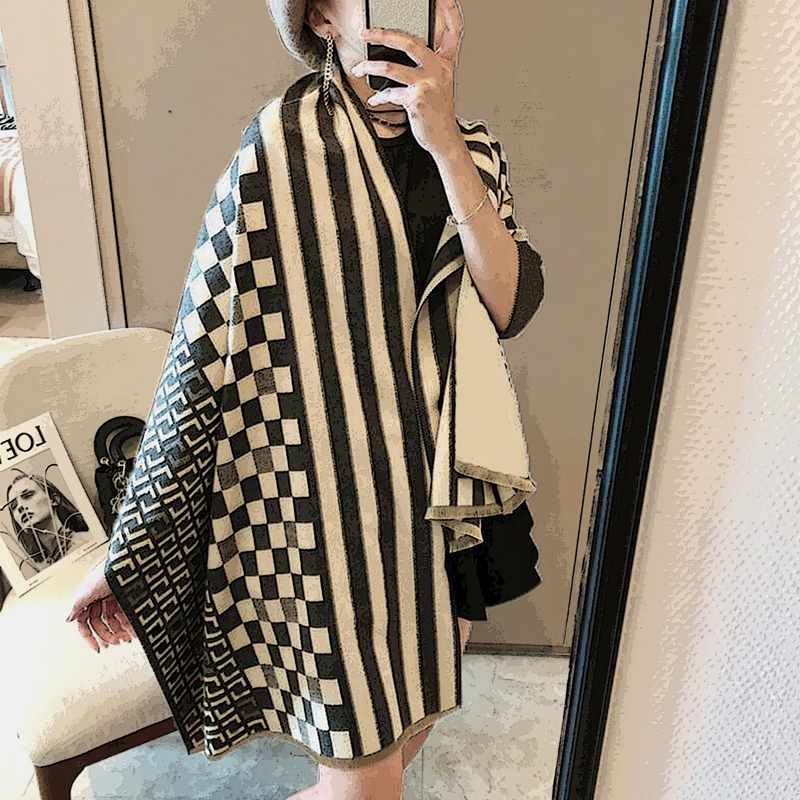 Designer Letters Printed Cashmere Scarves Temperament Ladies Winter Thicken Warm Stripe Grid Pattern Pashmina Shawl High Quality Soft Long Scarfs for Women
Designer Letters Printed Cashmere Scarves Temperament Ladies Winter Thicken Warm Stripe Grid Pattern Pashmina Shawl High Quality Soft Long Scarfs for Women