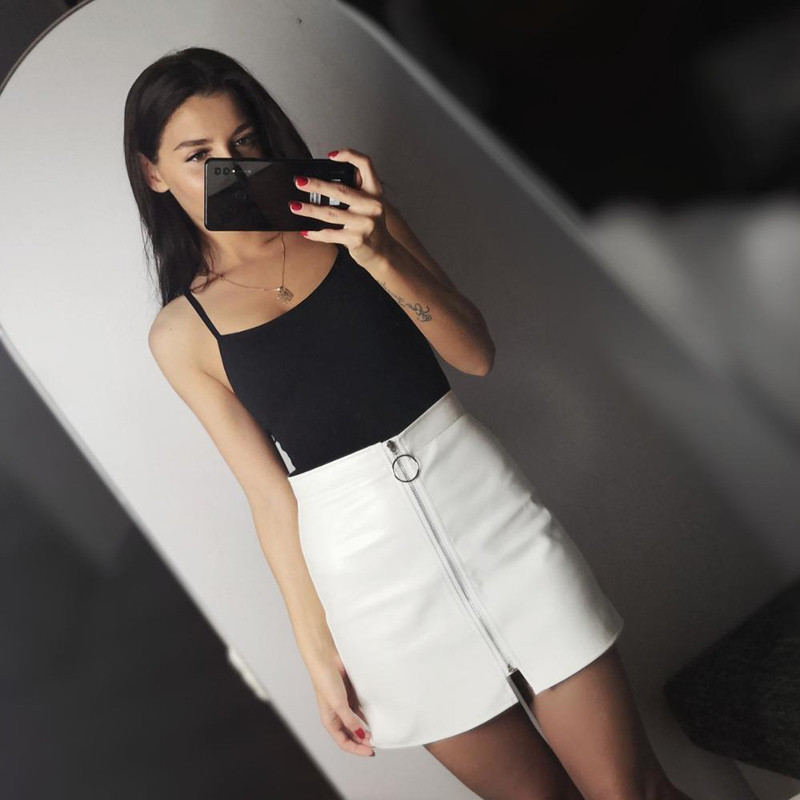 Sungtin High Waist Faux Leather Skirt Women Sexy Mini Short Bodycon Pencil Skirts Spring Front Zipper PU ALine Skirt 210306