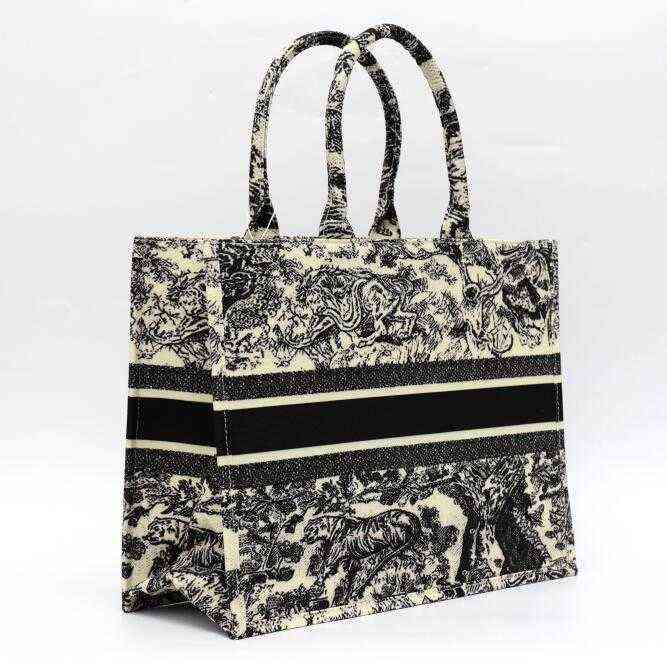 Multicolor Classic Totes Designers Luxurys Canvas Shopping Bags Large Capacity Woman Handbags High Quality Shoulder Bag 41cm
Multicolor Classic Totes Designers Luxurys Canvas Shopping Bags Large Capacity Woman Handbags High Quality Shoulder Bag 41cm