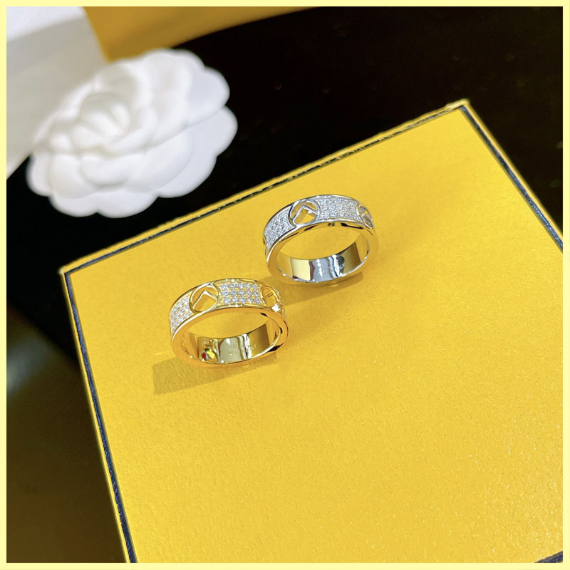 Fashion Designer Silver Gold Pearl Ring With Box Luxury Jewelry Diamond Rings Engagements For Women F Rings Brands Necklace New 21112003R
Fashion Designer Silver Gold Pearl Ring With Box Luxury Jewelry Diamond Rings Engagements For Women F Rings Brands Necklace New 21112003R