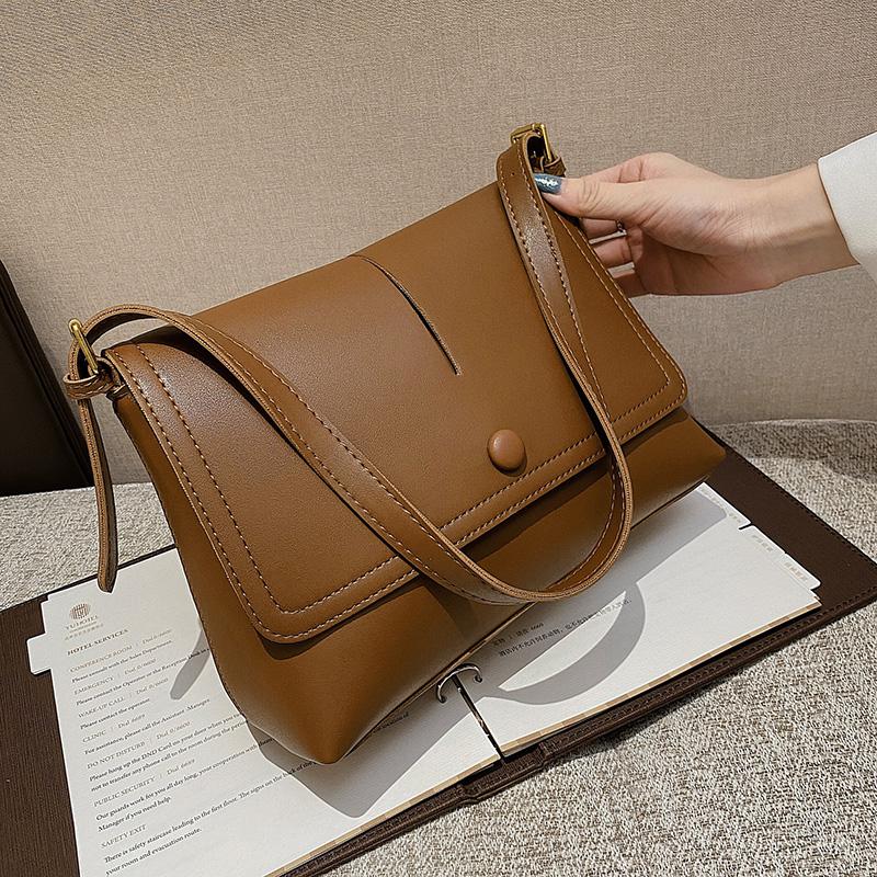 Women Leather Handbags Designer Bag Sac A Main Shoulder Bags Female Messenger Bag High Quality Flap Bags for Girls Bolsa Vintage, Beige
Women Leather Handbags Designer Bag Sac A Main Shoulder Bags Female Messenger Bag High Quality Flap Bags for Girls Bolsa Vintage, Beige