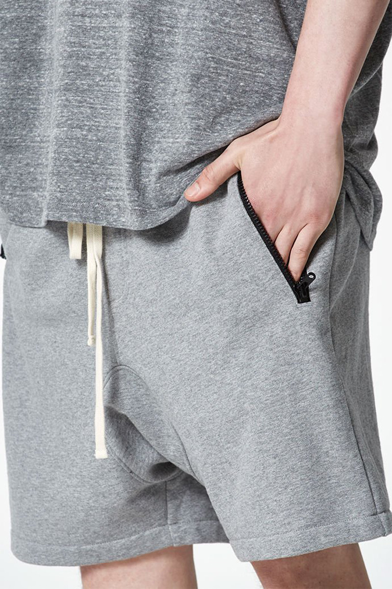 Fashion mens FEAR OF GOD casual short ESSENTIAL men and women Drawstring shorts High street Double zipper knee length pants Star Bieber with the same paragraph, I need look other product
Fashion mens FEAR OF GOD casual short ESSENTIAL men and women Drawstring shorts High street Double zipper knee length pants Star Bieber with the same paragraph, I need look other product