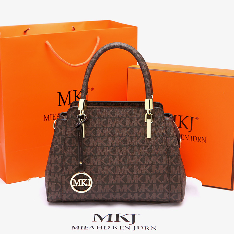 hong kong little mk2021 new fashion trend versatile leather handbag old flower single shoulder messenger mommy women's bag
hong kong little mk2021 new fashion trend versatile leather handbag old flower single shoulder messenger mommy women's bag