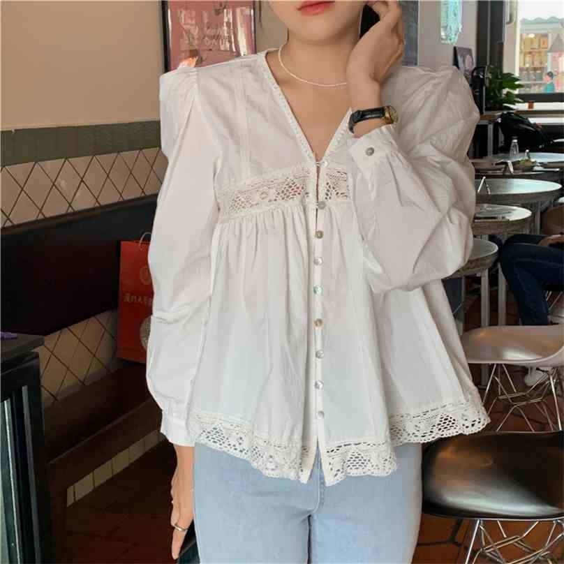 White Retro Loose Vintage Blouses Solid Chic Hollow V-Neck Puff Sleeve Sweet Elengant Female Shirts Top 210525
White Retro Loose Vintage Blouses Solid Chic Hollow V-Neck Puff Sleeve Sweet Elengant Female Shirts Top 210525