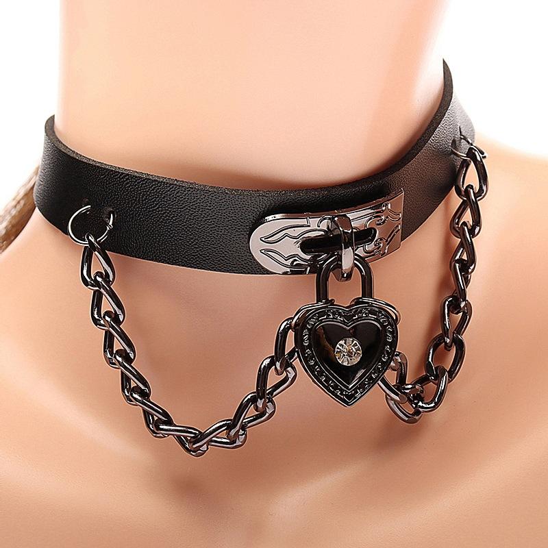 Pendant Necklaces Girls Body Decoration Dark Choker Punk Style Love Leather Collar Neckband Fashion Jewelry Harajuku Clavicle Necklace
Pendant Necklaces Girls Body Decoration Dark Choker Punk Style Love Leather Collar Neckband Fashion Jewelry Harajuku Clavicle Necklace