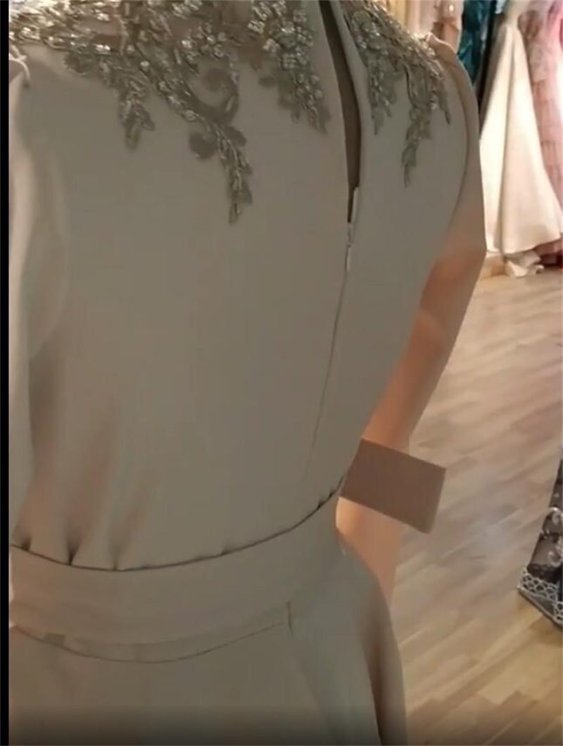 Elegant A Line Formal Evening Dresses Deep V Neck Long Sleeves Vintage Tea Length Puffy Prom Dress Appliques Gold Lace Special Occasion Gowns