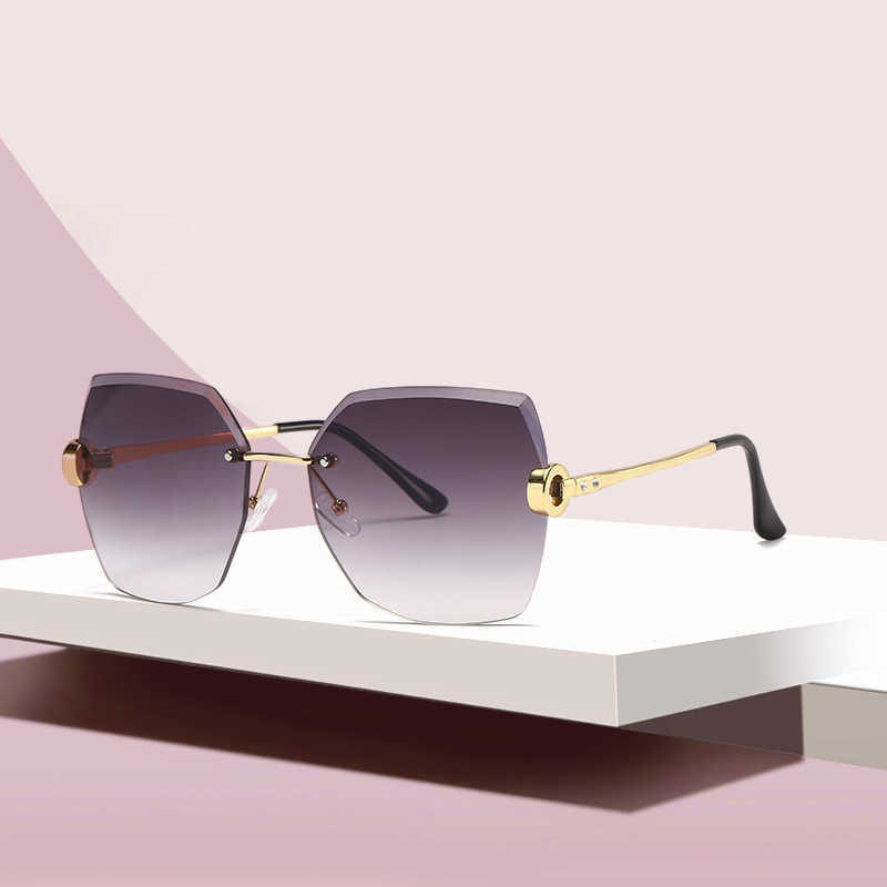 ZXWLYXGX Luxury Brand Sunglasses Women Fashion Black Retro Sun Glasses Vintage Lady Summer Style Sunglasses Female Famous UV400
ZXWLYXGX Luxury Brand Sunglasses Women Fashion Black Retro Sun Glasses Vintage Lady Summer Style Sunglasses Female Famous UV400