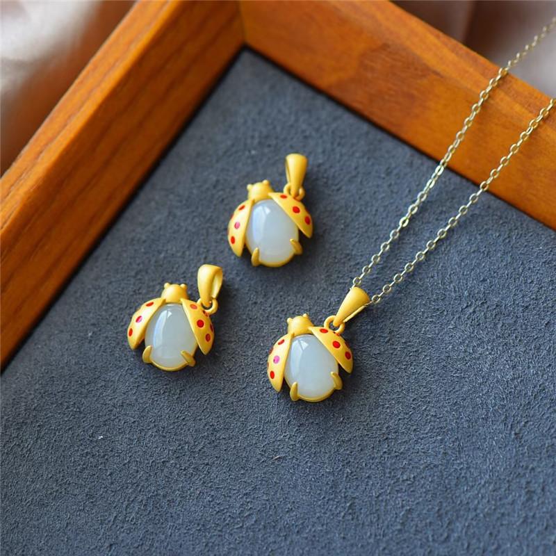 Pendant Necklaces Ulisses Product Insect Necklace 24K Gold Plated Fashion Female Banquet Jewelry Direct Sales, Silver
Pendant Necklaces Ulisses Product Insect Necklace 24K Gold Plated Fashion Female Banquet Jewelry Direct Sales, Silver
