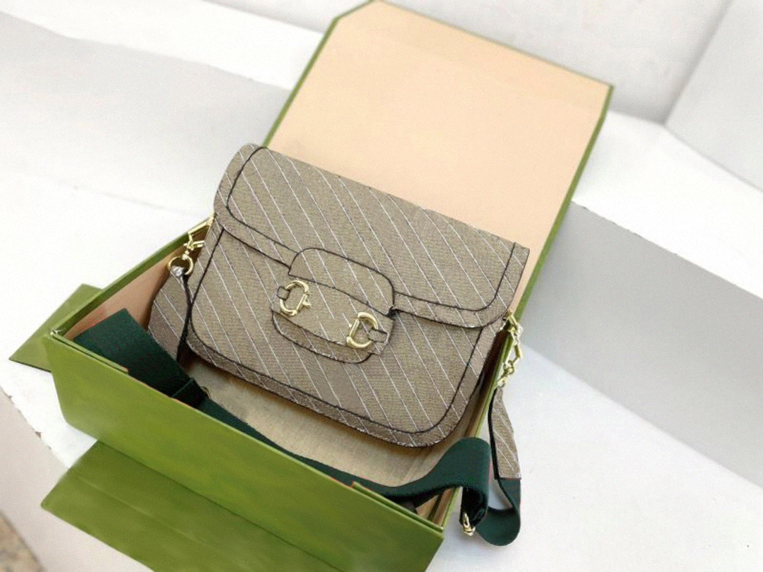 Lady Saddle shoulder bags 1955 Luxurys Designers Double G messenger Ladies favorite Horsebit hasp Handbags Women fashion Cross Body Bag handbag TOTE 53Hw#, Other products
Lady Saddle shoulder bags 1955 Luxurys Designers Double G messenger Ladies favorite Horsebit hasp Handbags Women fashion Cross Body Bag handbag TOTE 53Hw#, Other products