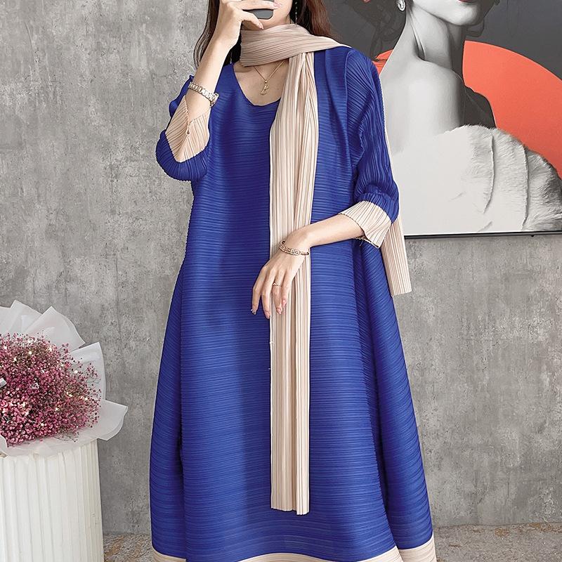 Casual Dresses Changpleat 2021 Autumn Women' Color Matching Miyak Fold Elegant Temperament Loose Large Size Scarf Dress, Blue
Casual Dresses Changpleat 2021 Autumn Women' Color Matching Miyak Fold Elegant Temperament Loose Large Size Scarf Dress, Blue