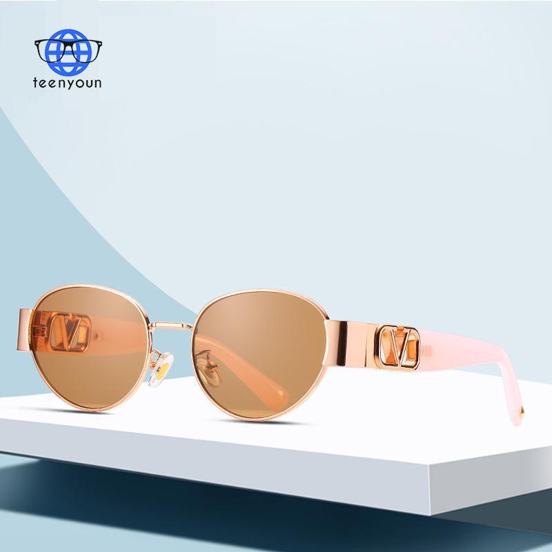 TEENYOUN 2021 Fashion Oval Punk Sun Glasses For Women Men Round Sun Glasses Vintage Masculino UV400
TEENYOUN 2021 Fashion Oval Punk Sun Glasses For Women Men Round Sun Glasses Vintage Masculino UV400