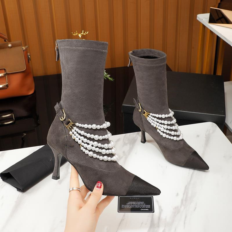 Pearl Chain Womens Ankle Boots Black White Genuine Leather thin Heel Pump Femmes Bottes Mid-Calf Booties Ladies Party Prom Shoe Luxury brand boot
Pearl Chain Womens Ankle Boots Black White Genuine Leather thin Heel Pump Femmes Bottes Mid-Calf Booties Ladies Party Prom Shoe Luxury brand boot