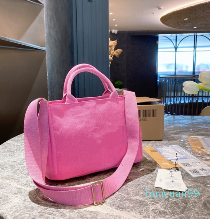 Large-capacity urban Bags shopping Bag Women Luxurys Designers 2022 Handbag for travel and office Shoulder Handbags High-quality hardware, Black
Large-capacity urban Bags shopping Bag Women Luxurys Designers 2022 Handbag for travel and office Shoulder Handbags High-quality hardware, Black