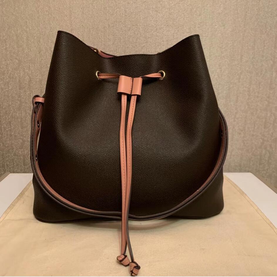 2021 New Best luxurys designers fashion Bucket Handbags Lady crossbody bag flower Purses Women Tote bags Letter Genuine Leather Shoulder Bag
2021 New Best luxurys designers fashion Bucket Handbags Lady crossbody bag flower Purses Women Tote bags Letter Genuine Leather Shoulder Bag